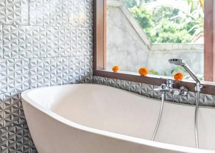 Whispering Palms Peaceful 1br Pool In Gianyar 別荘 *