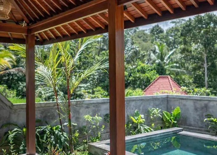 別荘 Whispering Palms Peaceful 1br Pool In Gianyar *