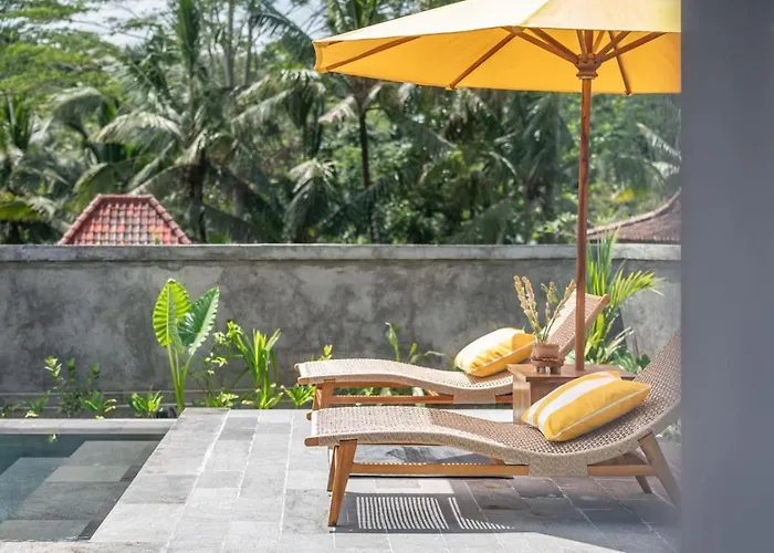 Whispering Palms Peaceful 1br Pool In Gianyar 別荘