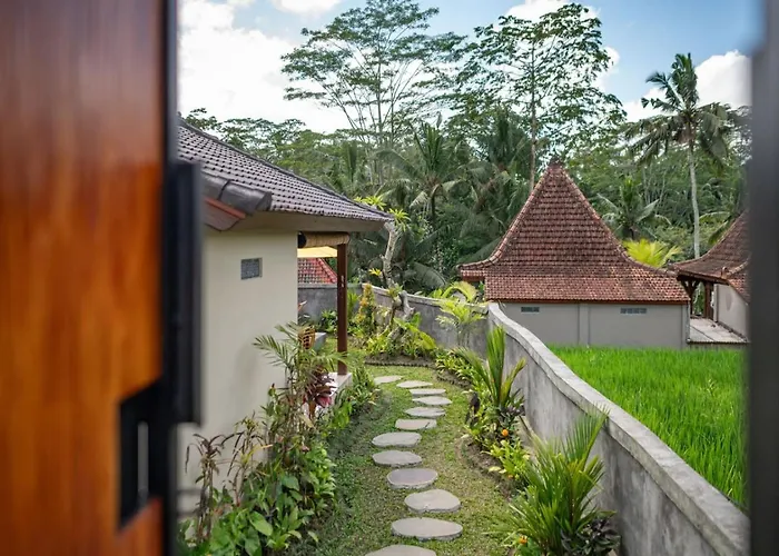 Whispering Palms Peaceful 1br Pool In Gianyar 別荘 ウブド